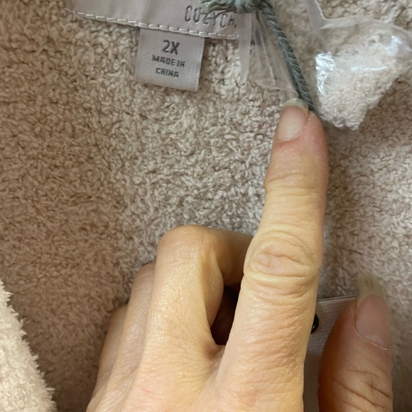 Barefoot dreams cozy chic plus size (2X) cream color, wrap style sweater - Picture 3 of 6